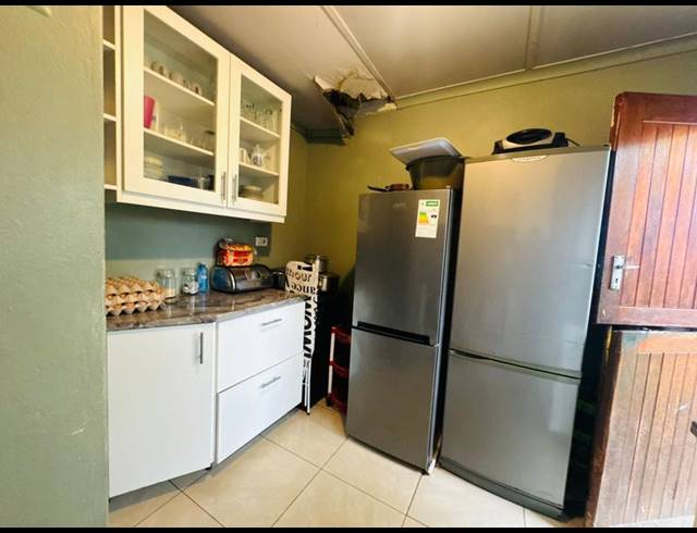 3 BEDROOM HOUSE FOR SALE IN KWAMASHU